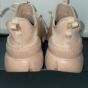 DIOR D-CONNECT SNEAKER